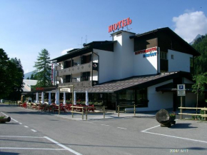 Гостиница Hotel Davost, Форни-Ди-Сопра